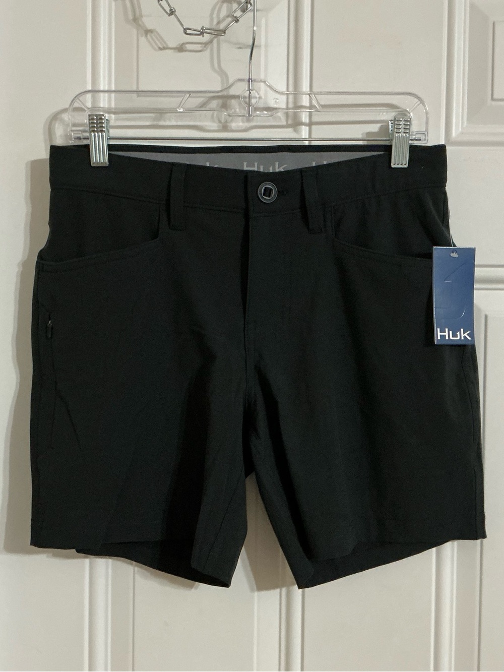 Huk Black Flat Front Performance Shorts Size 32